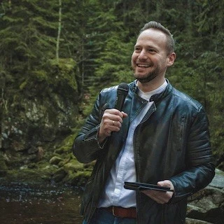 freier redner tobias broek