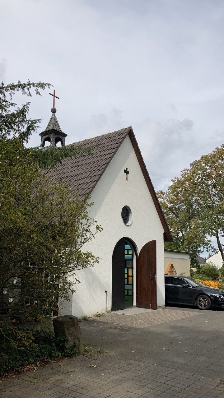 KapelleFriedhofBonn rotated