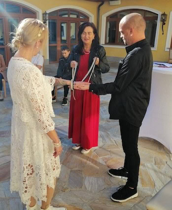 Von der Ausbildung ins Daily Business: Erfahrungsbericht von Susanne aus Österreich 4 susanne hand fasting
